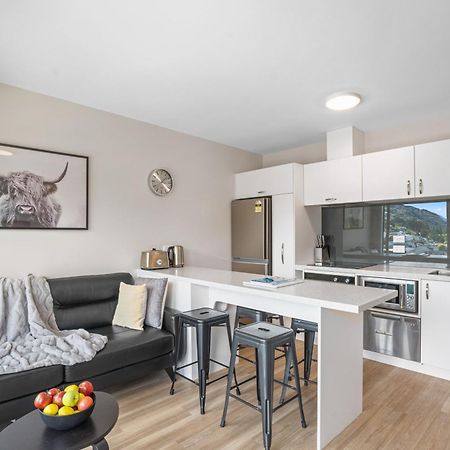 Central Location - 2 Bedroom Aptmt With Lake View ควีนส์ทาวน์ ภายนอก รูปภาพ