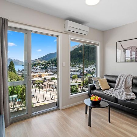 Central Location - 2 Bedroom Aptmt With Lake View ควีนส์ทาวน์ ภายนอก รูปภาพ