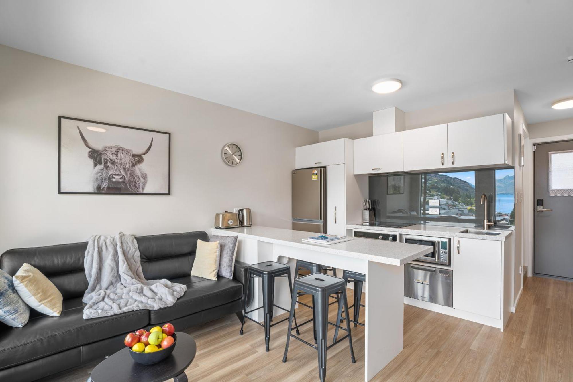 Central Location - 2 Bedroom Aptmt With Lake View ควีนส์ทาวน์ ภายนอก รูปภาพ